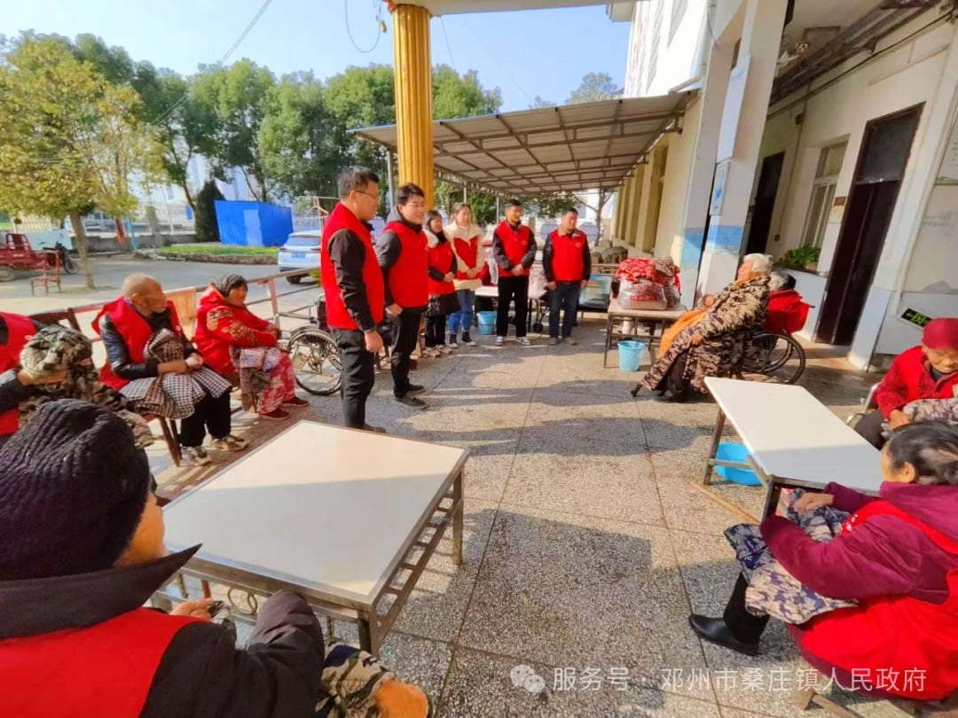 桑庄镇党委：“冬日送温暖，守护夕阳红”志愿服务活动