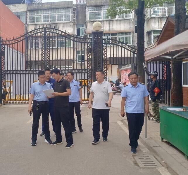 邓州市桑庄镇开展校园"破窗行动"——防护窗改造让生命通道“开得通、用得上”
