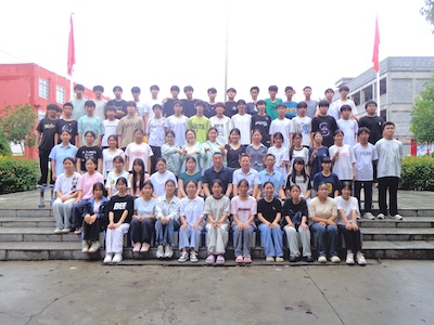 2025届桑庄一初中九六班毕业留影