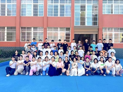 2025届桑庄中心小学六二班毕业留影